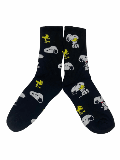 Medias Tejidas Snoopy fondo negro - Cosmic Socks